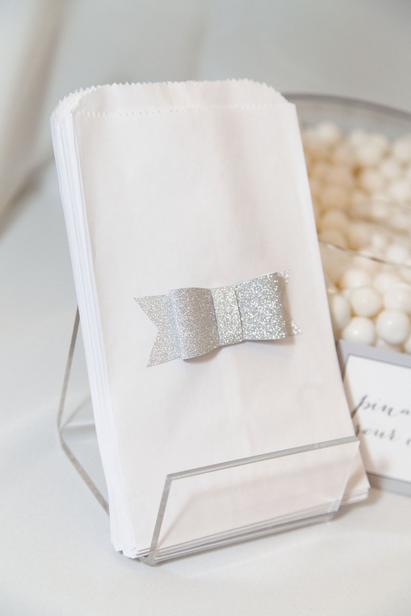Alt Cricut Lounge_Misc_30
