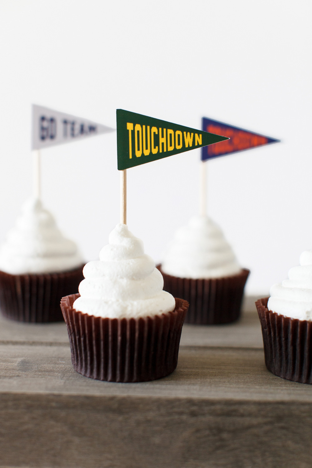 cheer_on_your_favorite_team_this_fall_4