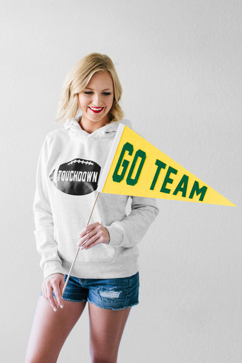cheer_on_your_favorite_team_this_fall_6