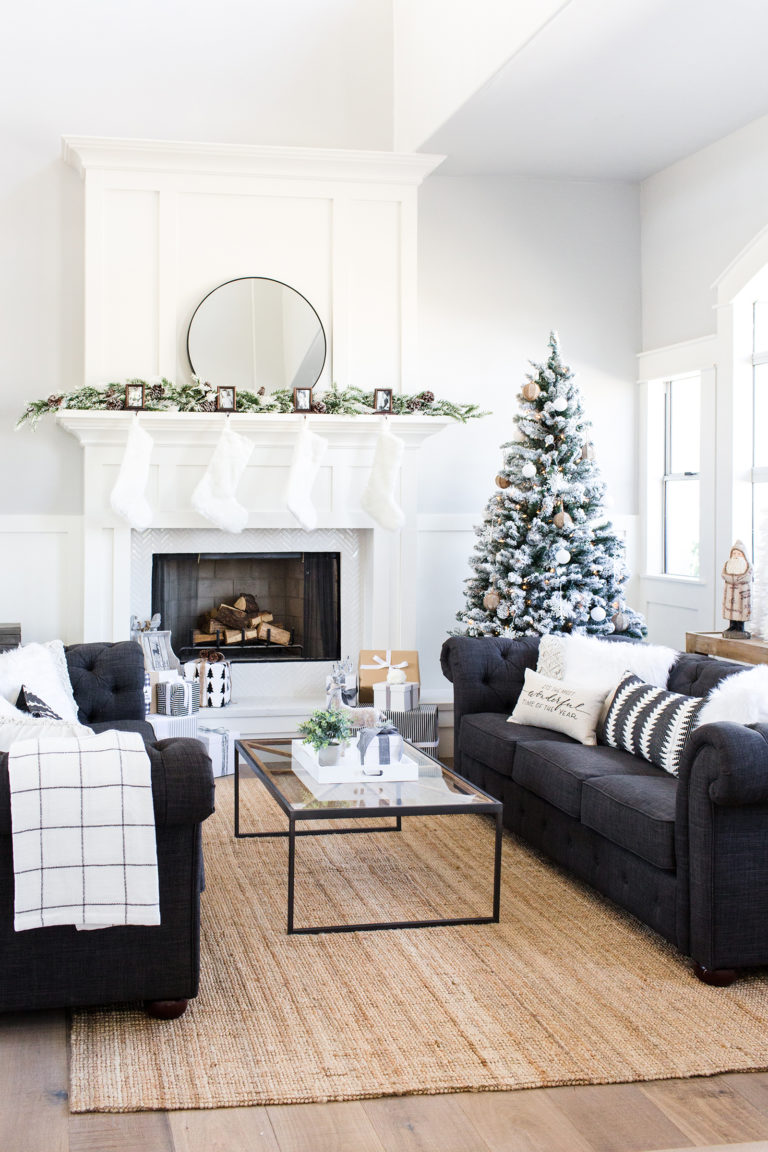 Modern Farmhouse Holiday Home Tour on HGTV | The TomKat Studio